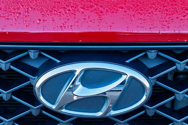 Hyundai TUCSON 5Dr 1.6CRDi (136ps) N Line 48V Hybrid Red