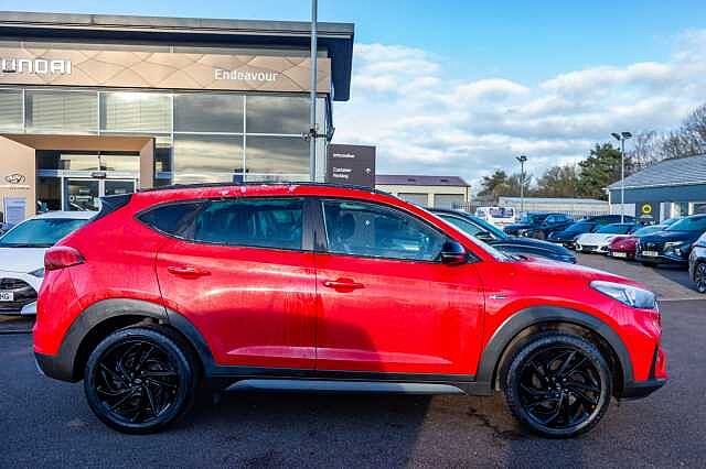 Hyundai TUCSON 5Dr 1.6CRDi (136ps) N Line 48V Hybrid Red