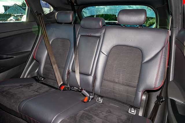 Hyundai TUCSON 5Dr 1.6CRDi (136ps) N Line 48V Hybrid Red