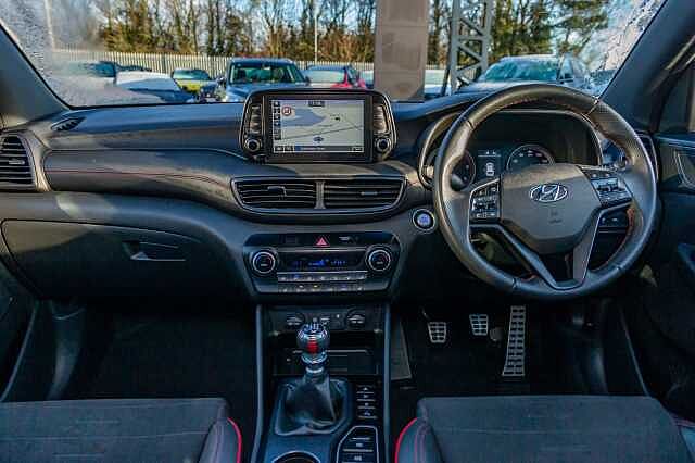 Hyundai TUCSON 5Dr 1.6CRDi (136ps) N Line 48V Hybrid Red