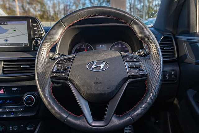 Hyundai TUCSON 5Dr 1.6CRDi (136ps) N Line 48V Hybrid Red
