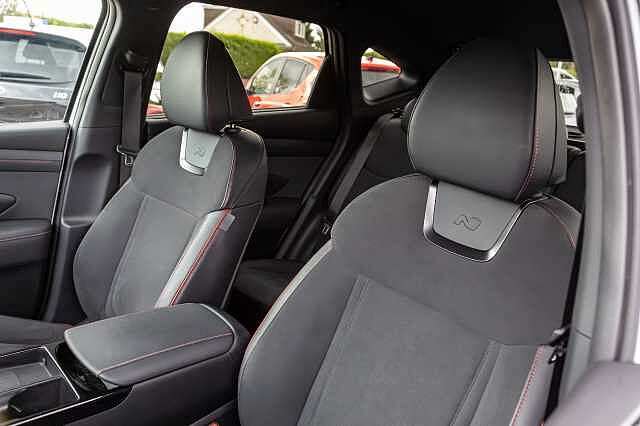 Hyundai TUCSON ESTATE 1.6T Plug-in Hybrid N Line 5dr Auto White