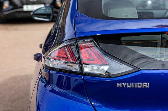 Hyundai IONIQ 1.6 GDi Hybrid Premium 5dr DCT