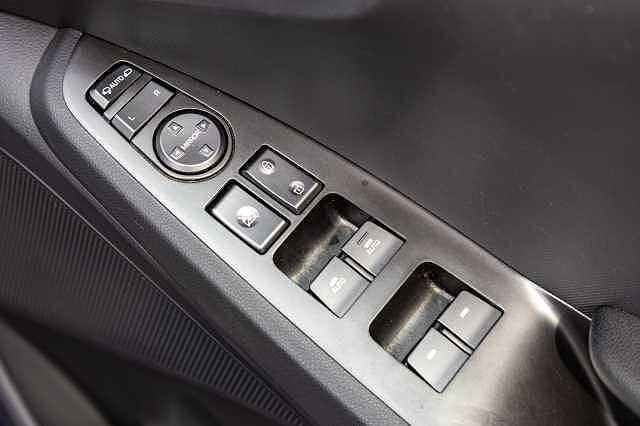 Hyundai IONIQ 1.6 GDi Hybrid Premium 5dr DCT