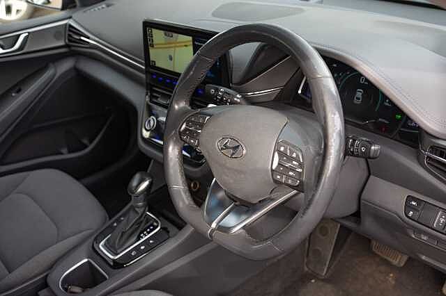 Hyundai IONIQ 1.6 GDi Hybrid Premium 5dr DCT