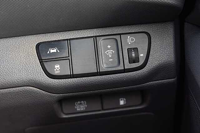 Hyundai IONIQ 1.6 GDi Hybrid Premium 5dr DCT