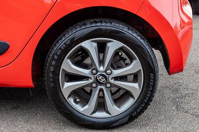 Hyundai i10 1.2 Premium SE 5dr Auto