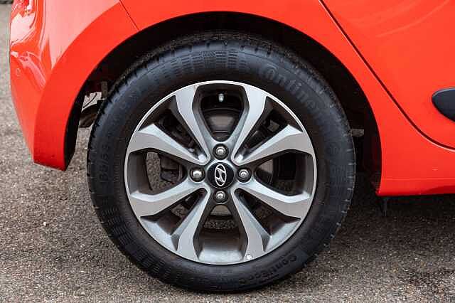 Hyundai i10 1.2 Premium SE 5dr Auto