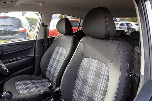 Hyundai i10 1.2 [79] Premium 5dr Auto [Nav]