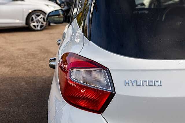 Hyundai i10 1.2 [79] Premium 5dr Auto [Nav]