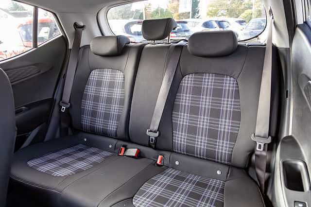 Hyundai i10 1.2 [79] Premium 5dr Auto [Nav]