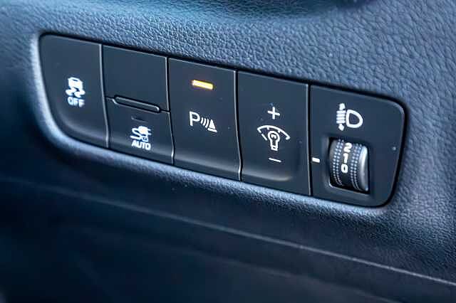 Hyundai KONA 150kW Premium 64kWh 5dr Auto