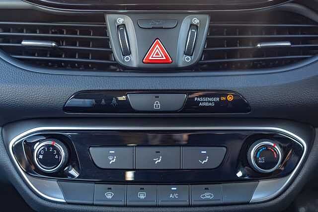 Hyundai I30 1.0T GDI SE Nav 5dr Black