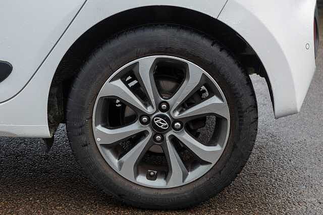 Hyundai i10 1.2 Premium SE 5dr Auto