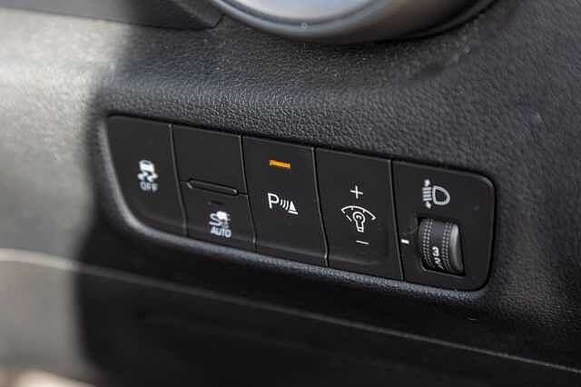 Hyundai KONA 150kW Premium 64kWh 5dr Auto