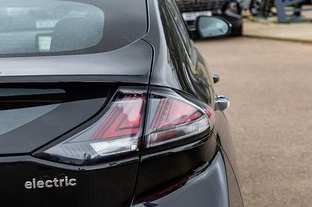 Hyundai IONIQ 100kW Premium 38kWh 5dr Auto