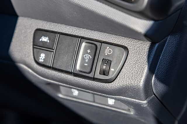 Hyundai IONIQ 100kW Premium 38kWh 5dr Auto