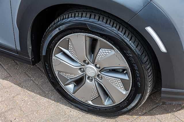Hyundai KONA 150kW Premium 64kWh 5dr Auto