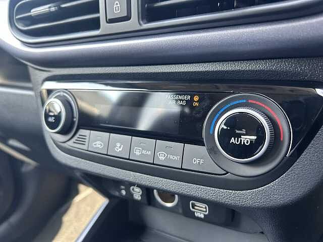 Hyundai i10 1.2 [79] Premium 5dr Auto [Nav]