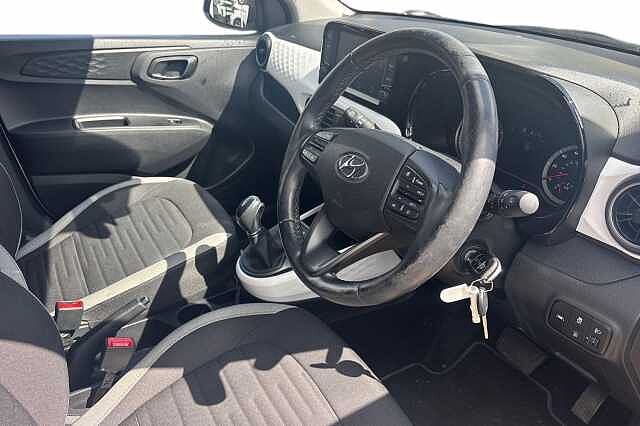 Hyundai i10 1.0 MPi Premium 5dr Auto