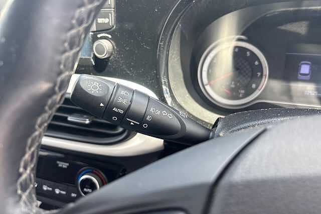 Hyundai i10 1.0 MPi Premium 5dr Auto