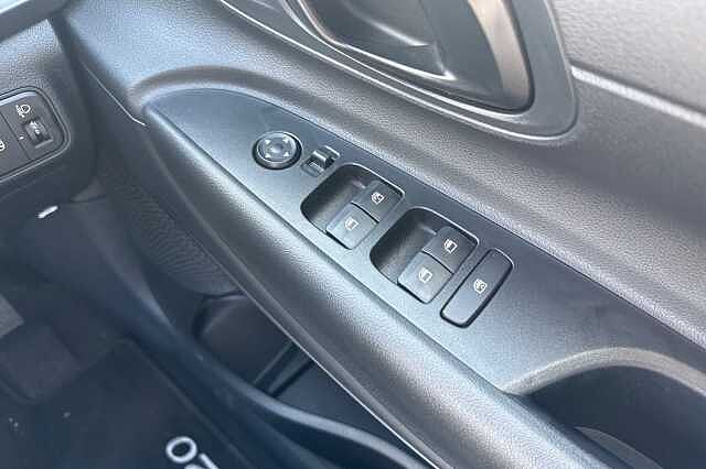 Hyundai i20 1.0T GDi 90 Black Line 5dr