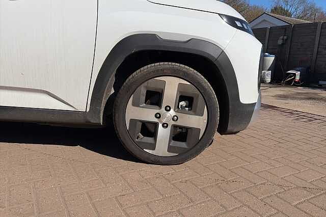 Hyundai INSTER 85kW 02 49kWh 5dr Auto White