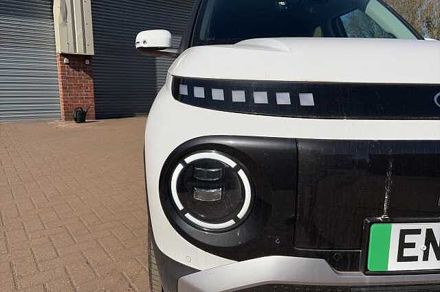 Hyundai INSTER 85kW 02 49kWh 5dr Auto White