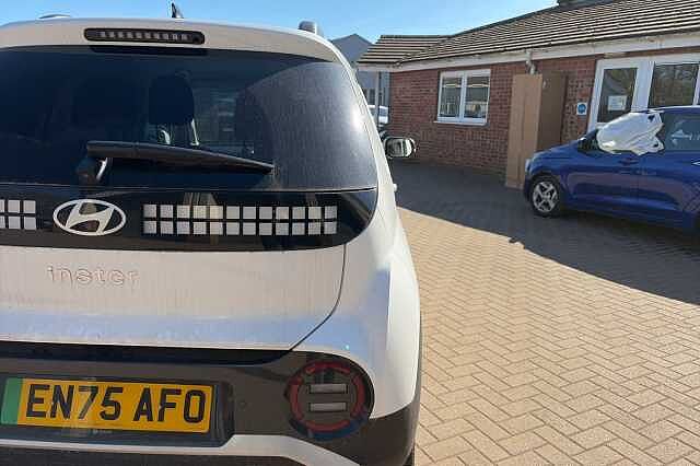 Hyundai INSTER 85kW 02 49kWh 5dr Auto White