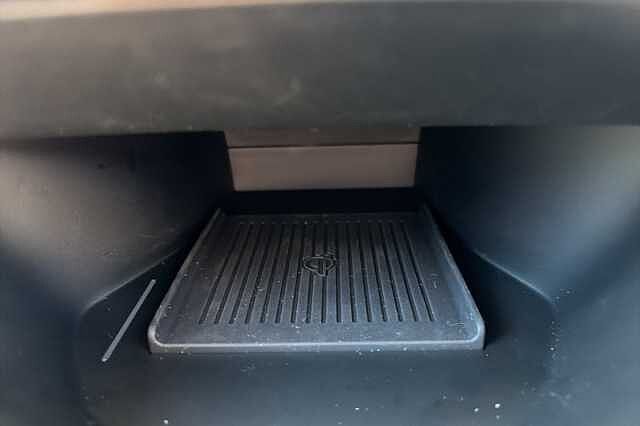 Hyundai INSTER 85kW 02 49kWh 5dr Auto White