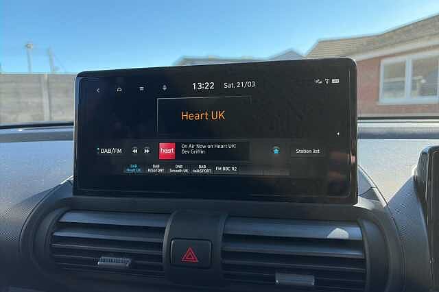 Hyundai INSTER 85kW 02 49kWh 5dr Auto White